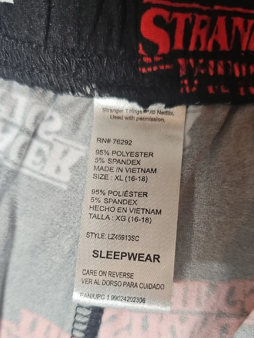Netflix Stranger Things Short Pajama Set Size XL
